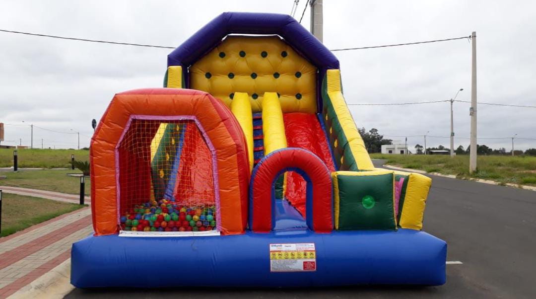 Piscina de Bolinhas com escorregador